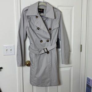 Big Chill raincoat. Grey with brown tortoise buttons. NWT